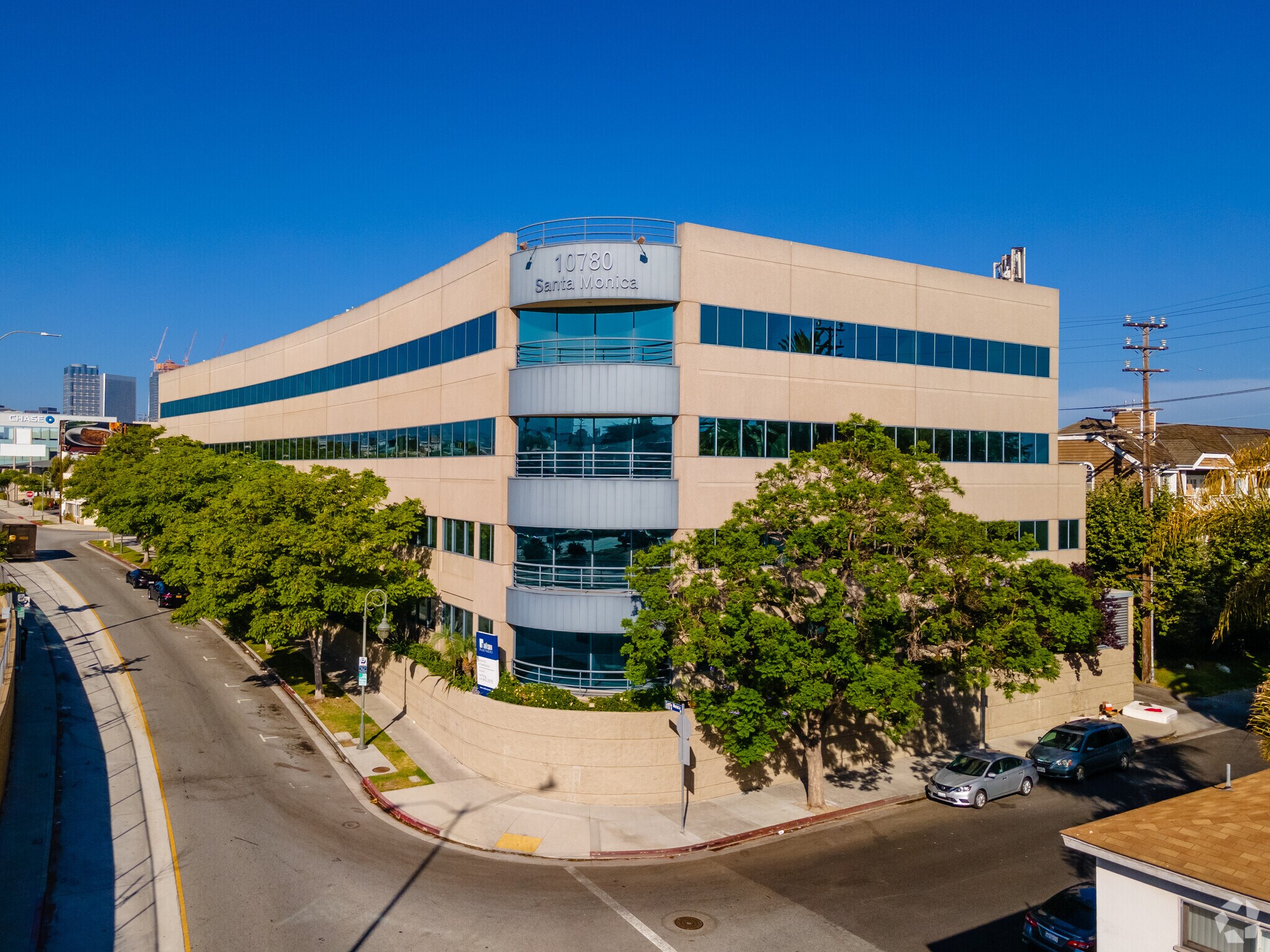 10780 Santa Monica Blvd, Los Angeles, CA for lease Primary Photo- Image 1 of 8