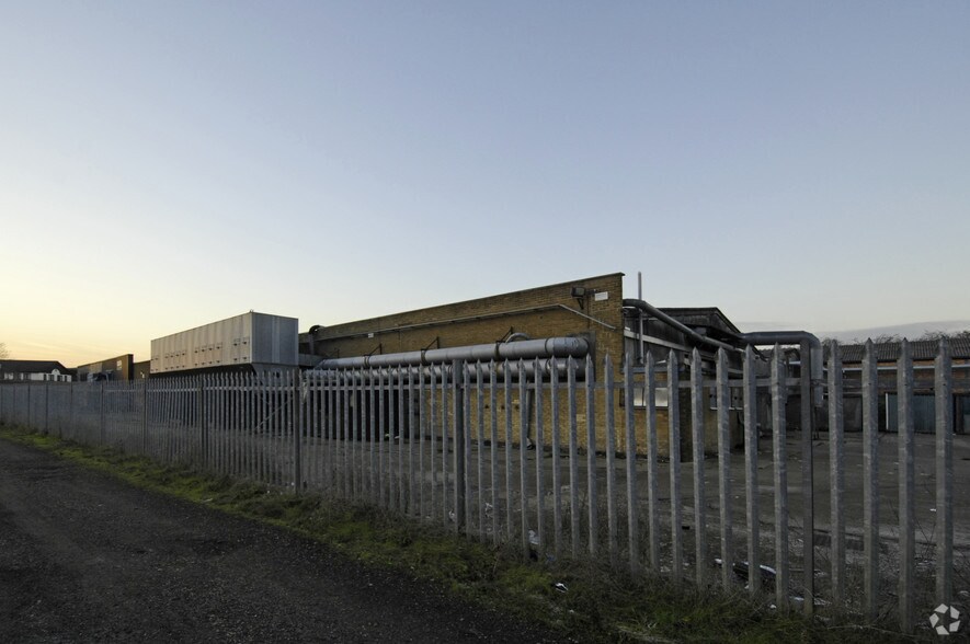 Barton Rd, Nottingham à louer - Photo du bâtiment - Image 1 de 3