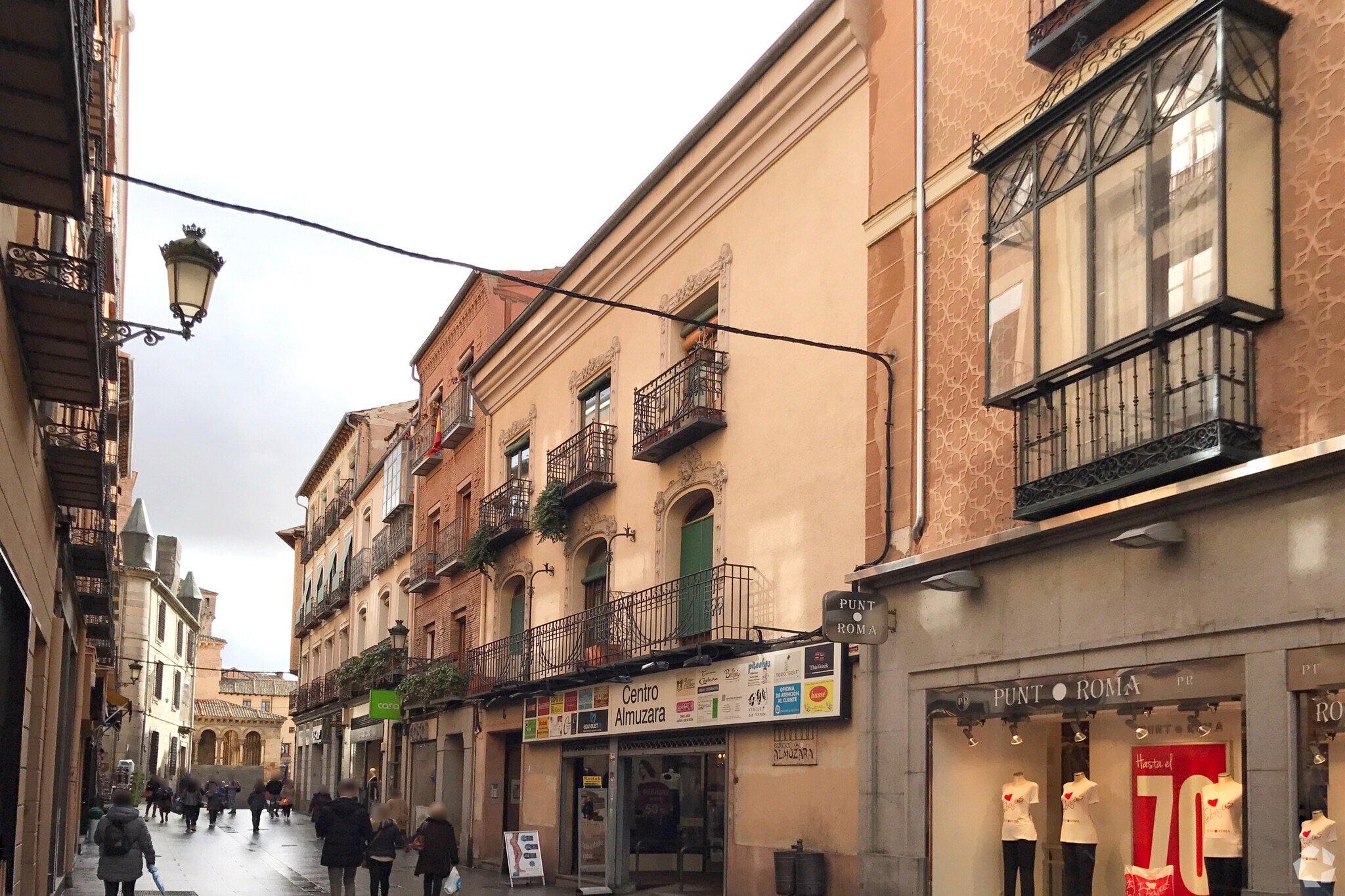 Retail in Segovia, Segovia for lease Primary Photo- Image 1 of 2