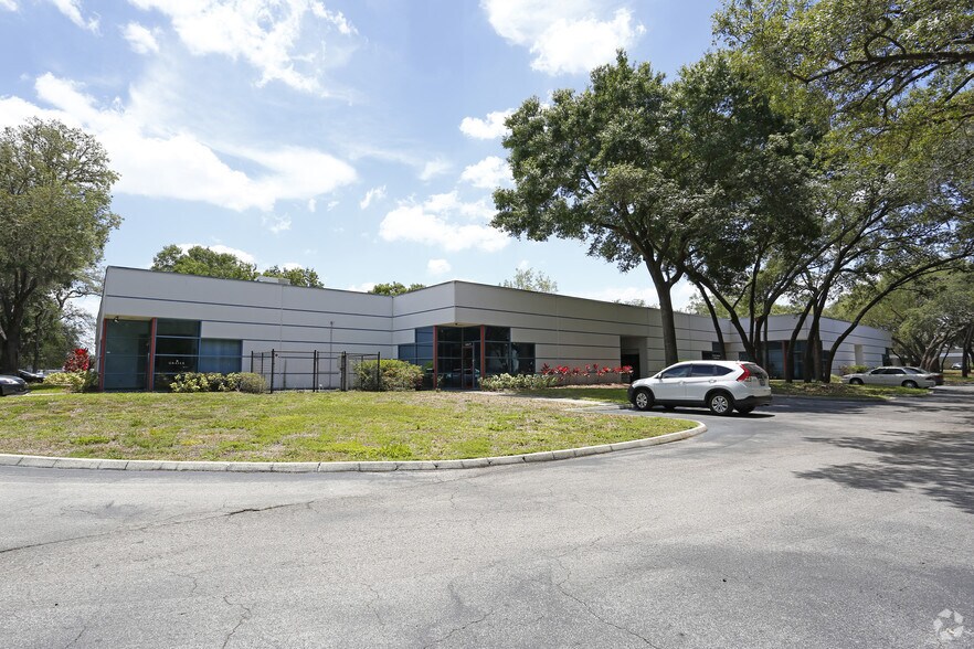 6604 Harney Rd, Tampa, FL à louer - Photo du bâtiment - Image 2 de 4