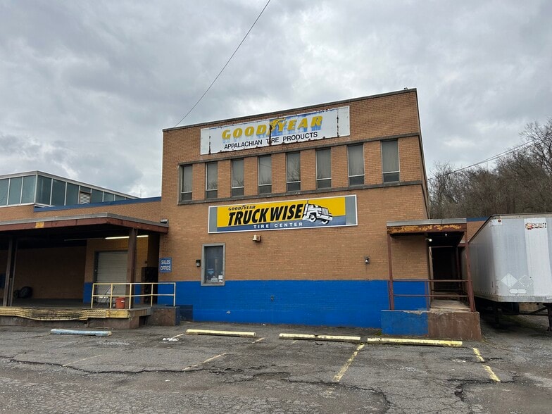 1016 N Ohio Ave, Clarksburg, WV for lease - Building Photo - Image 2 of 6