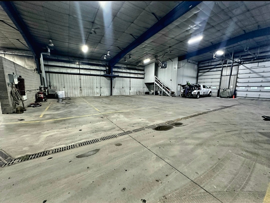 868 Progress Way, Sun Prairie, WI à louer Photo intérieure- Image 1 de 7