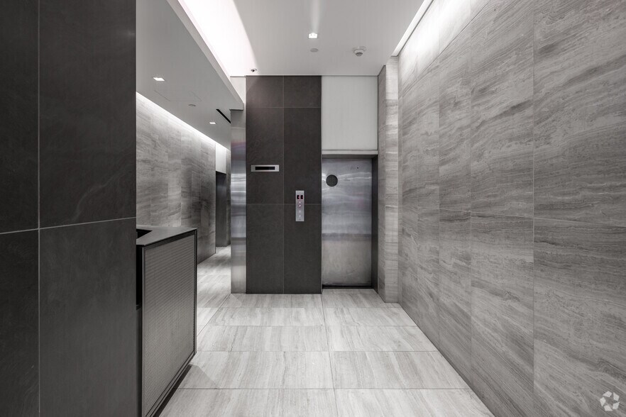 8 W 36th St, New York, NY à louer - Hall d’entrée - Image 3 de 4