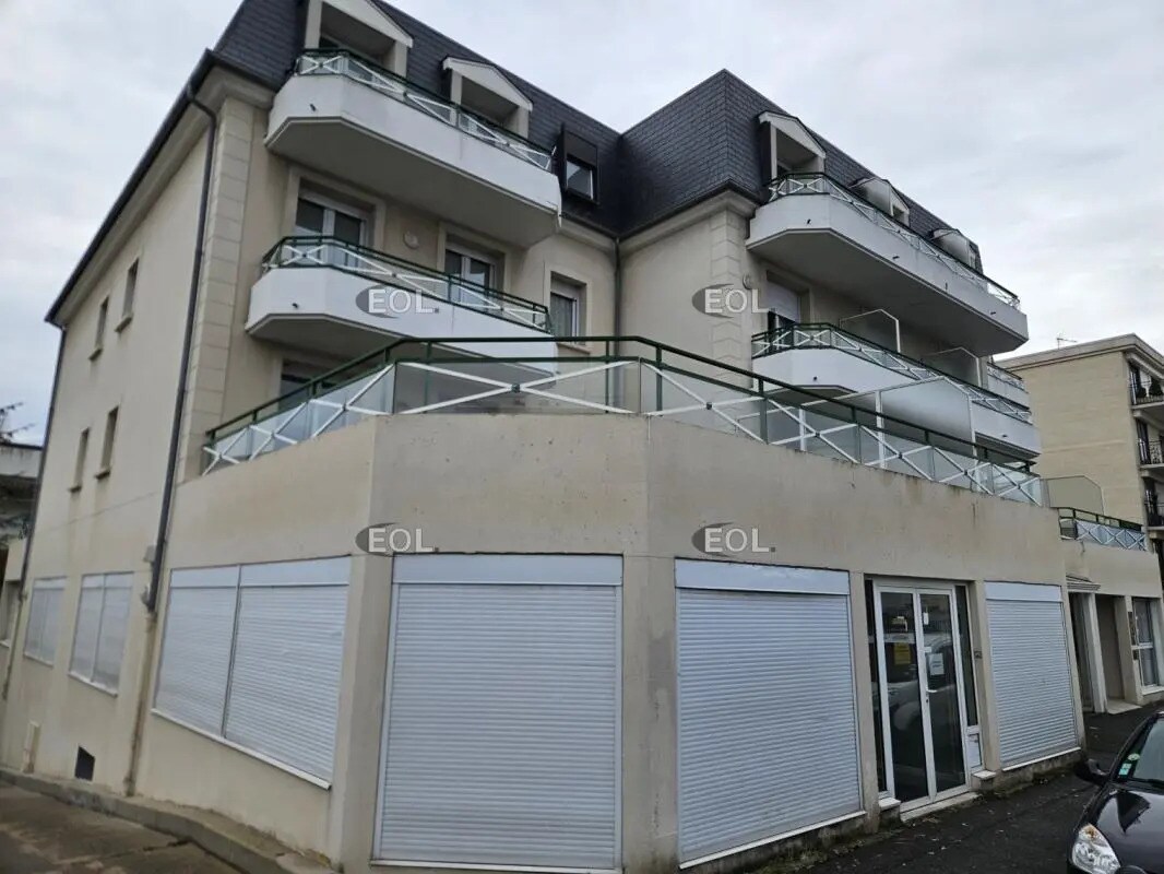 Flex in Saint-Maur-des-Fossés for sale Building Photo- Image 1 of 8