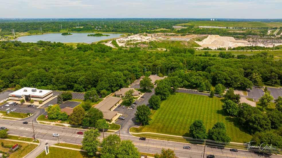 402 W Boughton Rd, Bolingbrook, IL for sale - Primary Photo - Image 1 of 8