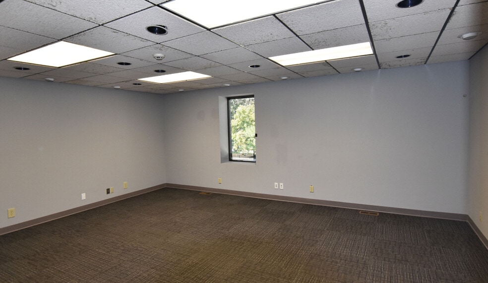 511 Fairground Ct, Nashville, TN for lease - Building Photo - Image 3 of 8