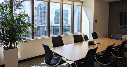 130 Adelaide St W, Toronto, ON for lease Interior Photo- Image 1 of 2