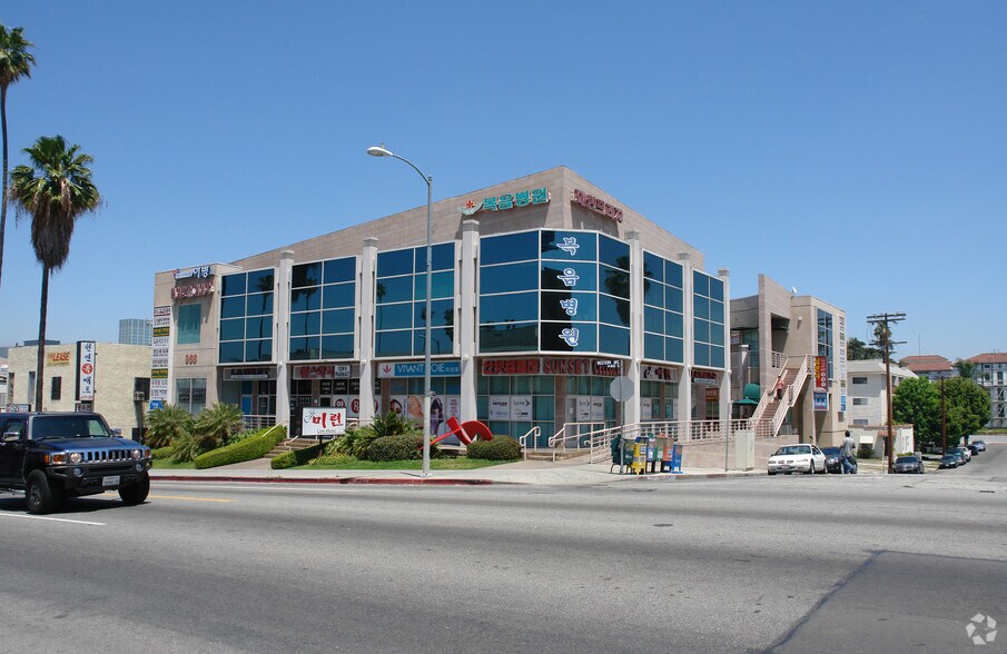 966 S Western Ave, Los Angeles, CA à louer - Photo du bâtiment - Image 3 de 16