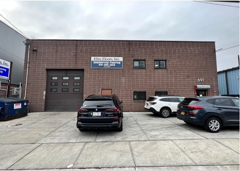 691 Saw Mill River Rd, Yonkers, NY à vendre - Photo principale - Image 1 de 13