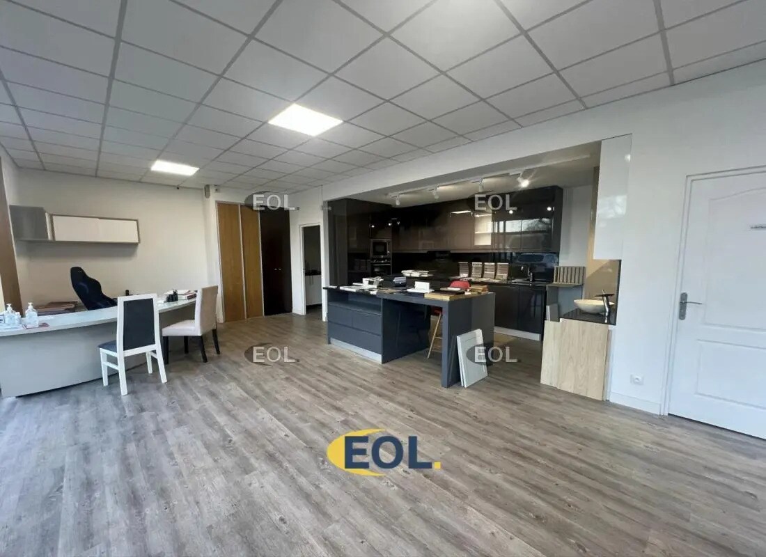 Retail in Saint-Soupplets for lease Interior Photo- Image 1 of 7