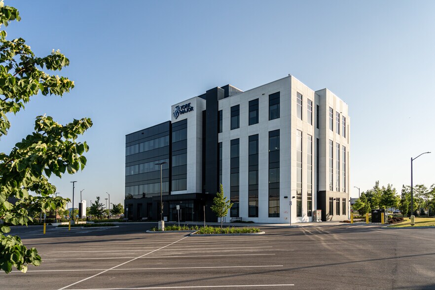 191 McNaughton Rd E, Vaughan, ON à louer - Photo du bâtiment - Image 1 de 3