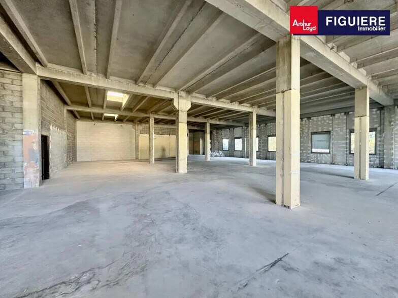 Chemin De La Bastide Blanche, Vitrolles à louer - Photo du bâtiment - Image 2 de 13