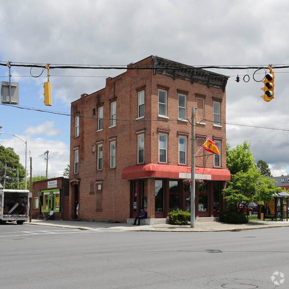 407 Central Ave, Albany, NY à vendre - Photo principale - Image 1 de 1