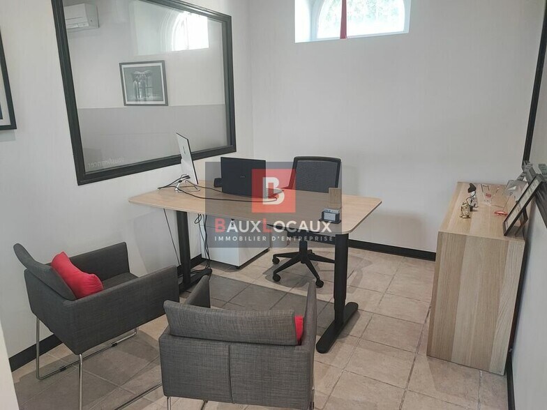 Retail in Salon-de-Provence for lease - Interior Photo - Image 3 of 5