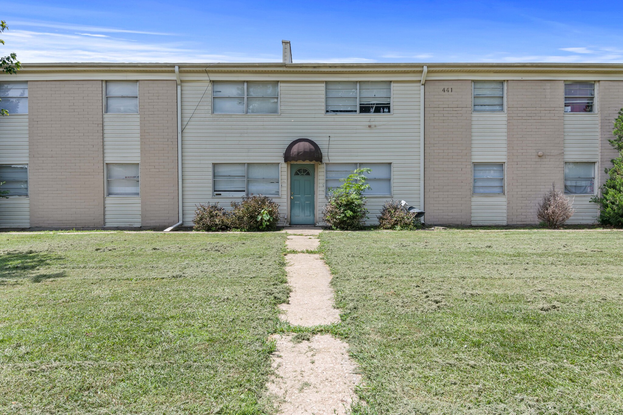 423-430 SE Winfield Ave, Topeka, KS for sale Building Photo- Image 1 of 1