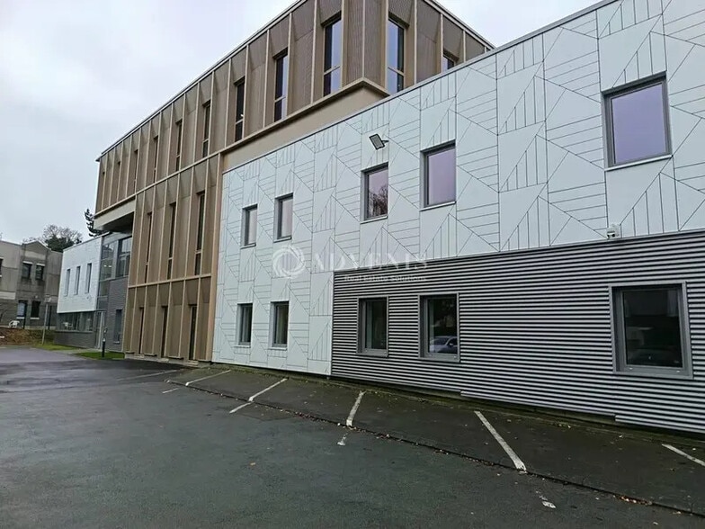 Office in Marcq-en-Baroeul for lease - Building Photo - Image 1 of 9