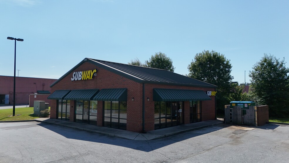 2120 Friendship Rd, Flowery Branch, GA à louer - Photo du bâtiment - Image 2 de 14