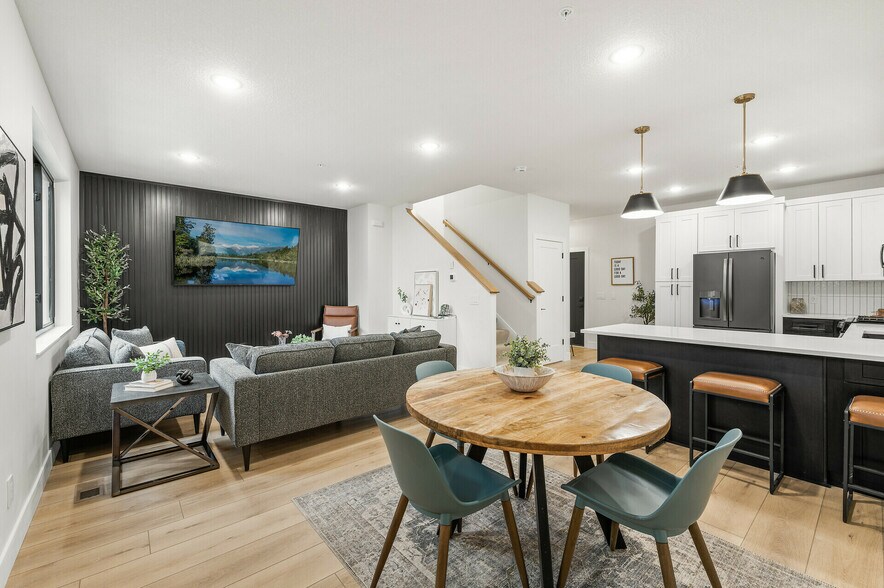 CR12 & Cedarwood Townhomes Portfolio portefeuille de 2 propriétés à vendre sur LoopNet.ca - Photo du bâtiment - Image 2 de 10