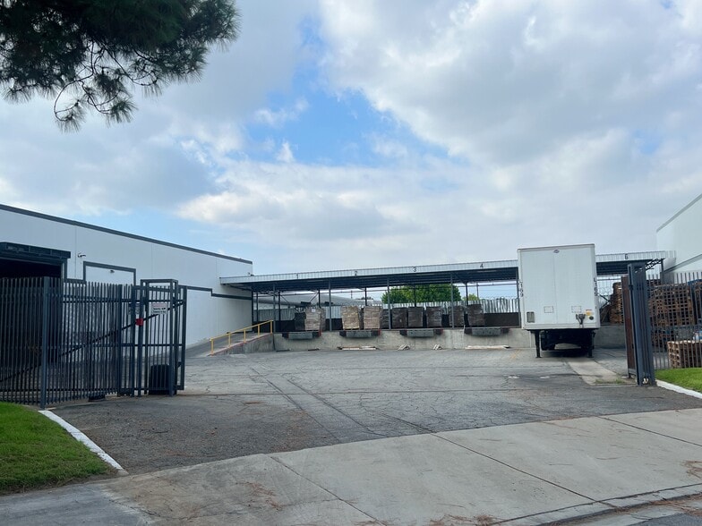 1920 S Augusta Ct, Ontario, CA for lease - Building Photo - Image 2 of 22