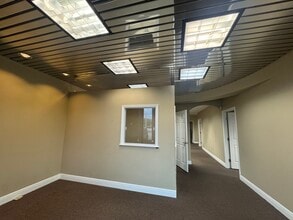 1417 N Semoran Blvd, Orlando, FL for lease Interior Photo- Image 2 of 5