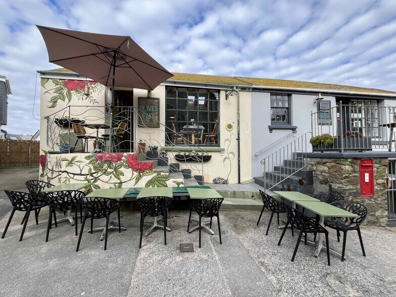 Island Square, St Ives for lease - Building Photo - Image 1 of 4