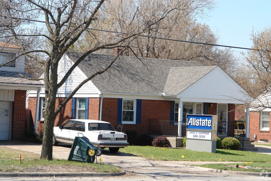 5825 E Central Ave, Wichita, KS for lease - Building Photo - Image 2 of 2