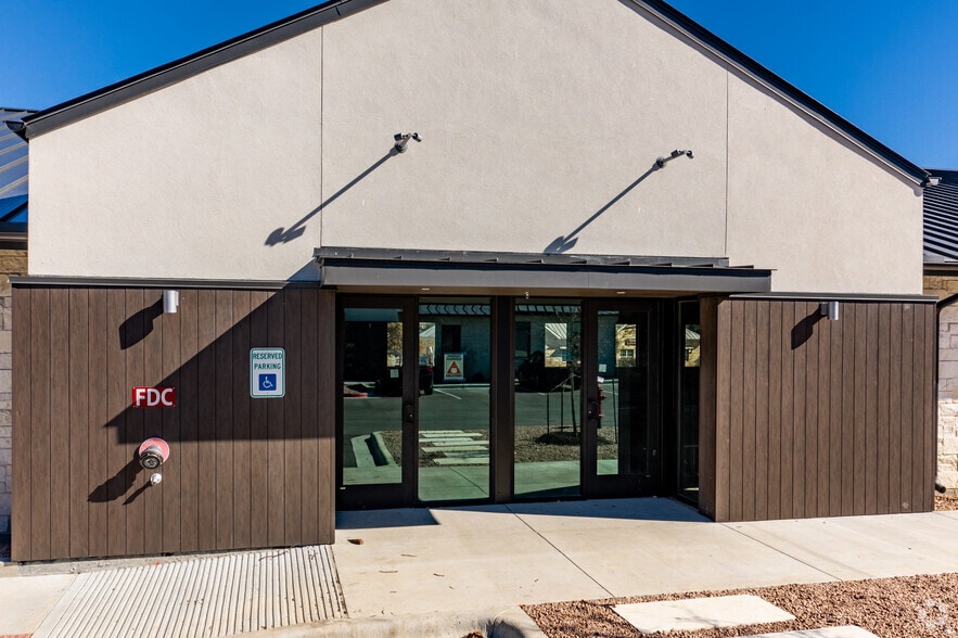 1515 Medical Pkwy, Cedar Park, TX for sale - Building Photo - Image 3 of 5