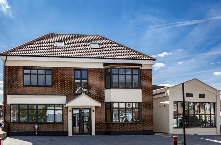 53-63 Redbridge Ln E, Ilford à louer - Photo du bâtiment - Image 2 de 19