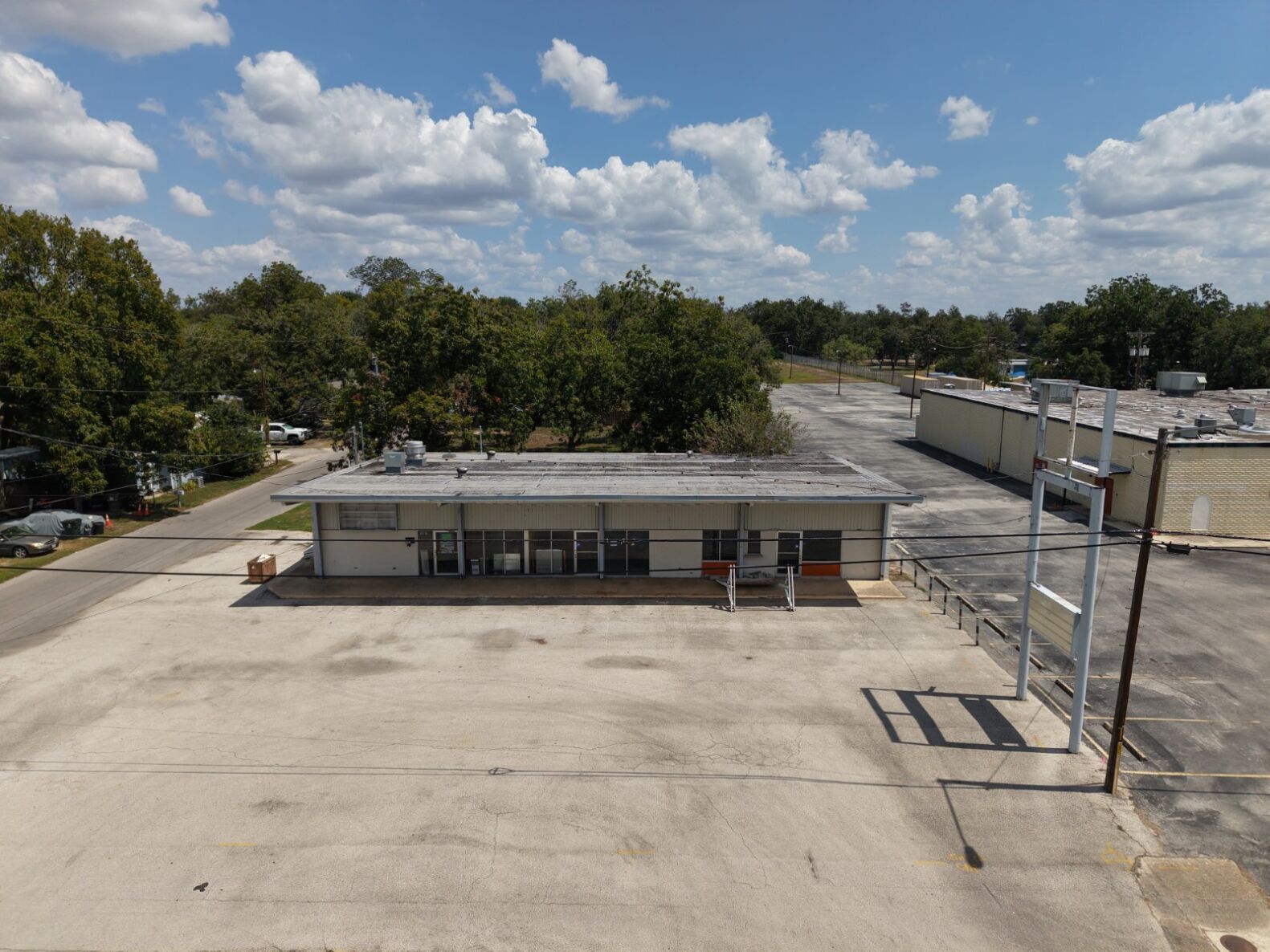 1007 S Guadalupe St, Seguin, TX for lease Primary Photo- Image 1 of 12