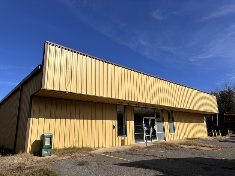 204 S 6th St, Gurdon, AR for lease - Building Photo - Image 1 of 6