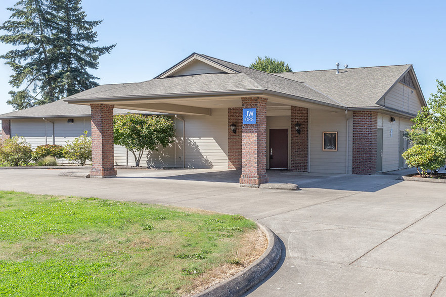 1726 Pine St, Silverton, OR à vendre - Photo du bâtiment - Image 1 de 1