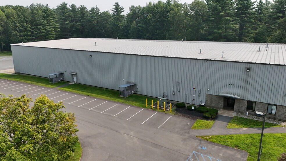 620 Van Patten Dr, Clifton Park, NY à louer - Photo du bâtiment - Image 2 de 11