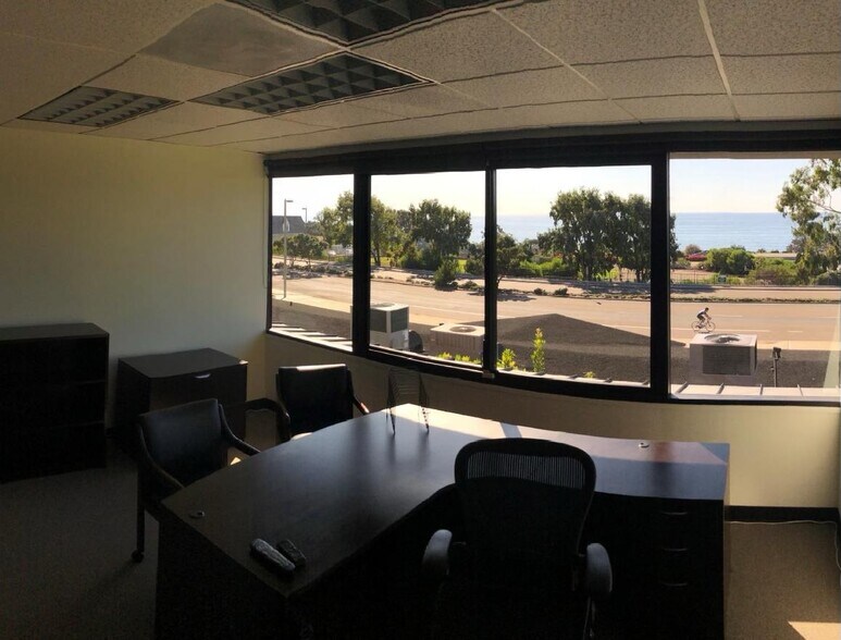 322 8th St, Del Mar, CA à louer - Photo du bâtiment - Image 3 de 4