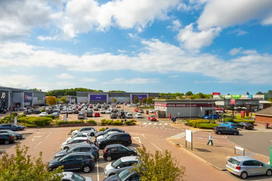 Aintree, Liverpool for lease - Building Photo - Image 2 of 6