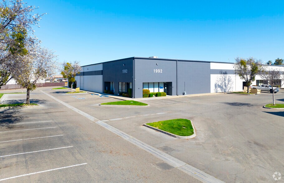 1992 Rockefeller Dr, Ceres, CA for sale - Building Photo - Image 3 of 13