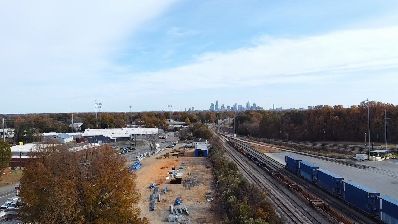 4709 Rozzelles Ferry Rd, Charlotte, NC à louer Aérien- Image 1 de 12