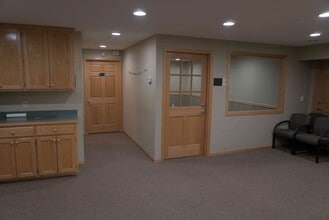 8925-8929 Aztec Dr, Eden Prairie, MN for lease Interior Photo- Image 2 of 14