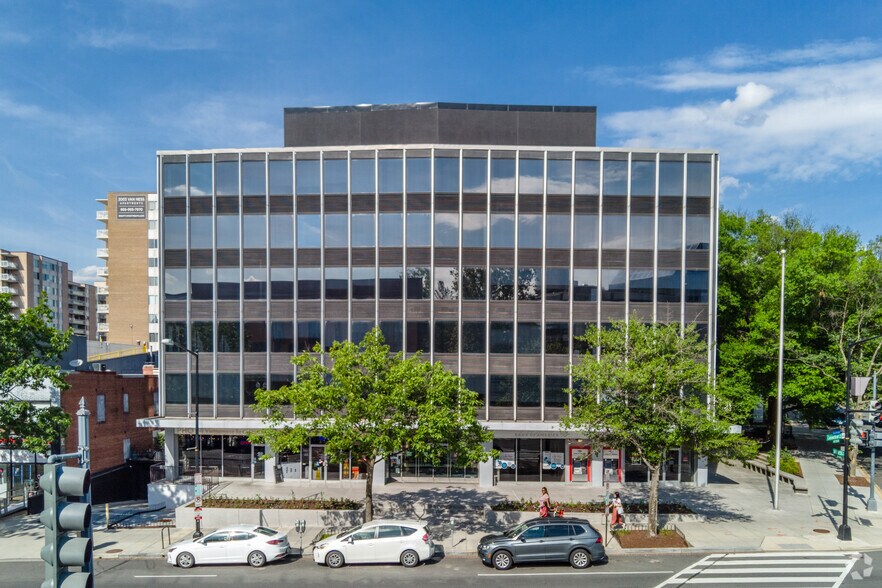 4201 Connecticut Ave NW, Washington, DC à louer - Photo du bâtiment - Image 2 de 7