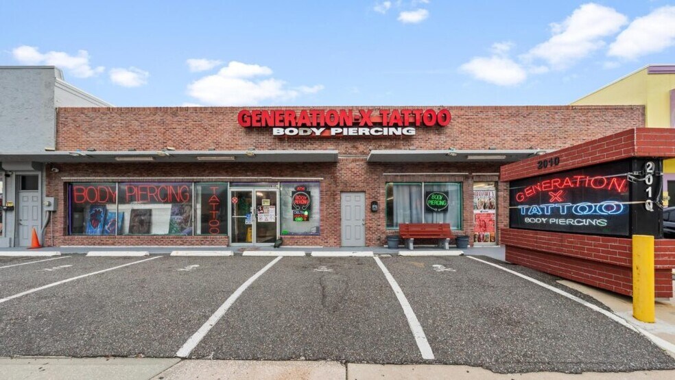 2012 S Atlantic Ave, Daytona Beach, FL à vendre - Photo principale - Image 1 de 9