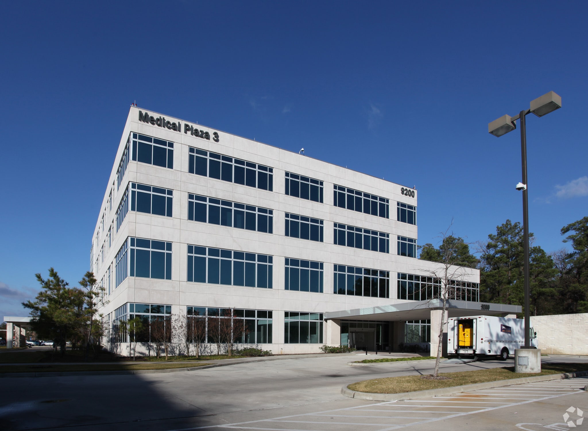 9200 Pinecroft Dr, The Woodlands, TX à louer Photo du bâtiment- Image 1 de 4