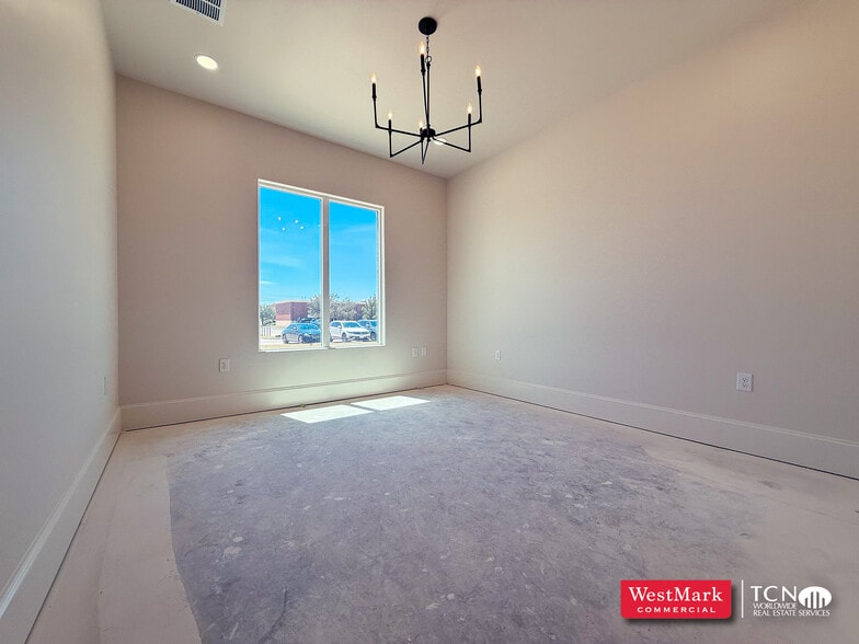 6307 79th st, Lubbock, TX for lease - Building Photo - Image 2 of 2