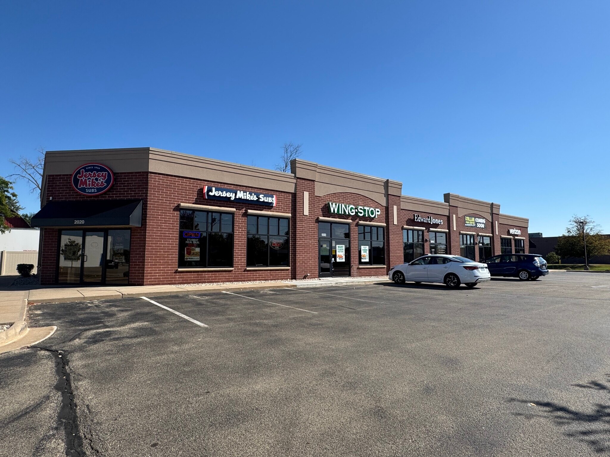 2010 Jackson St, Oshkosh, WI for lease Building Photo- Image 1 of 11