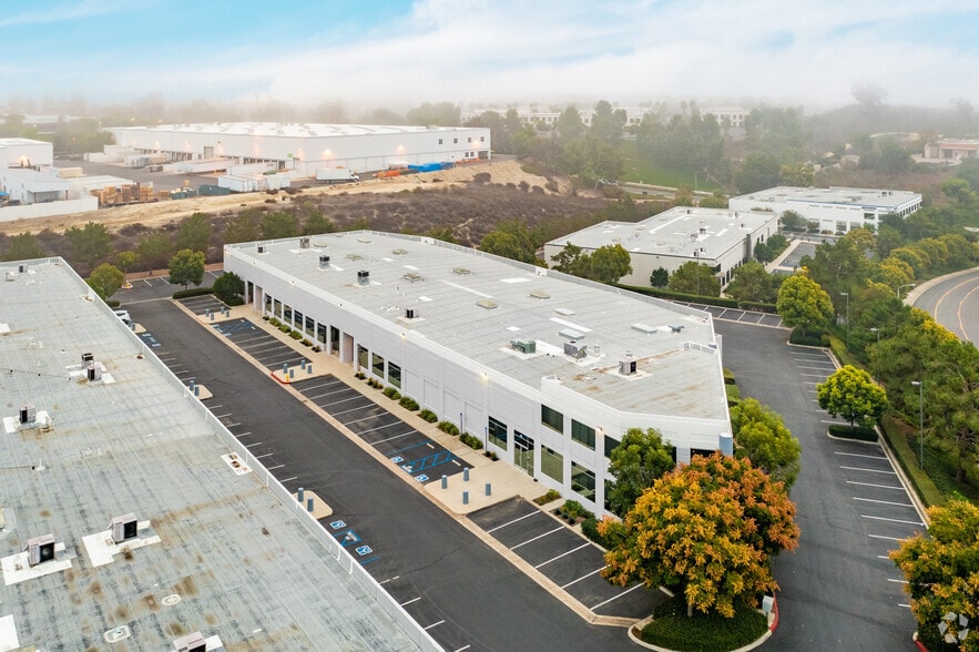 20512 Crescent Bay Dr, Lake Forest, CA à louer - Aérien - Image 2 de 4