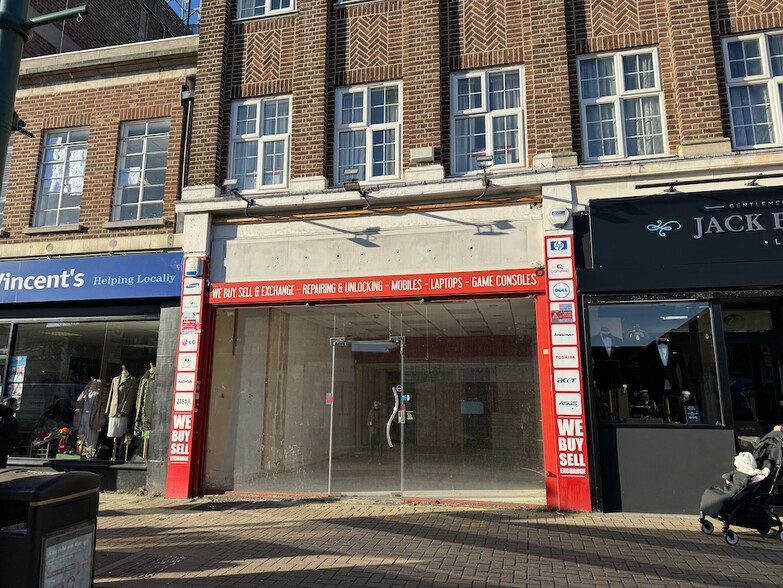 21 Station Rd, Upminster for lease - Building Photo - Image 1 of 1