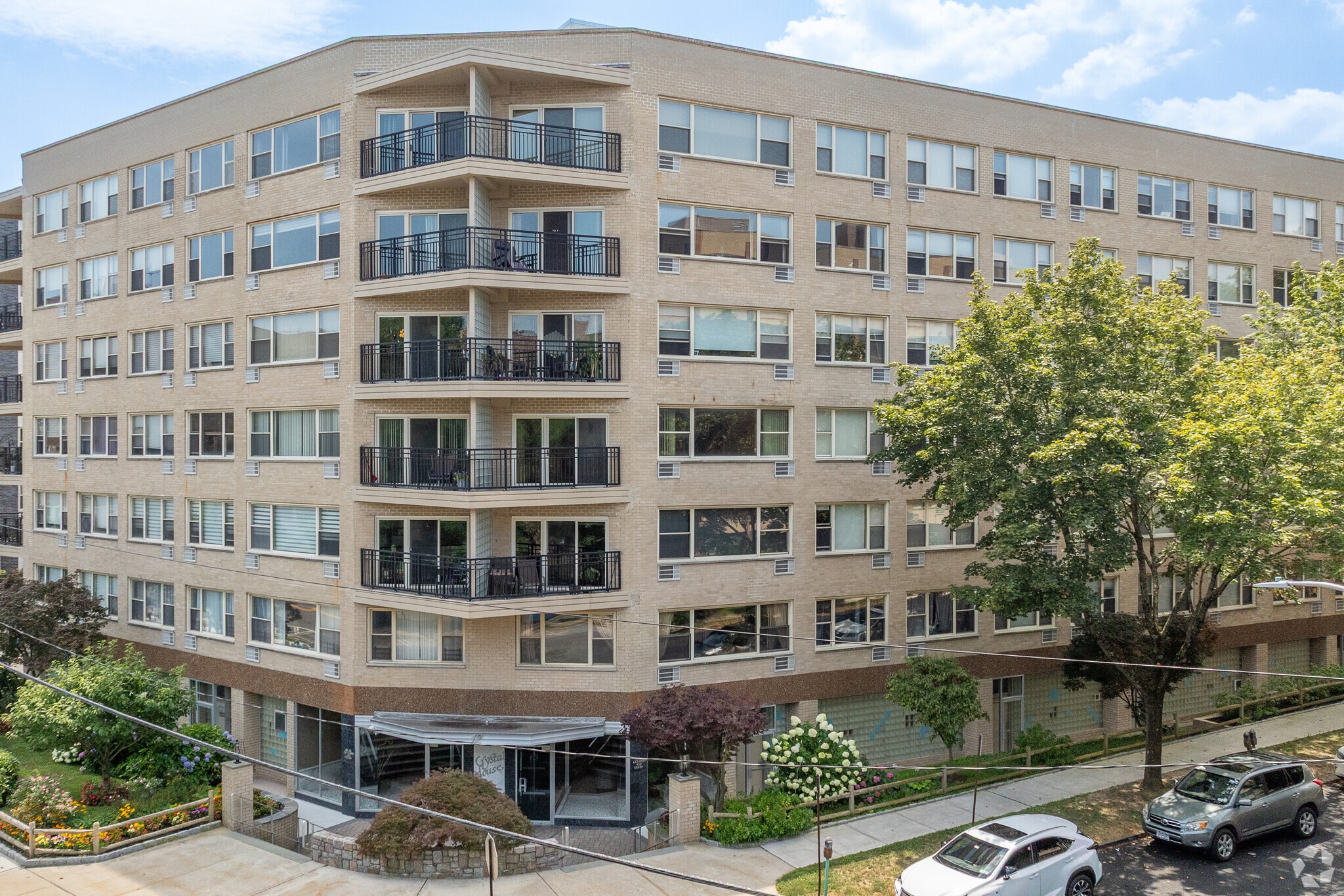 12 Old Mamaroneck Rd, White Plains, NY for lease Primary Photo- Image 1 of 5