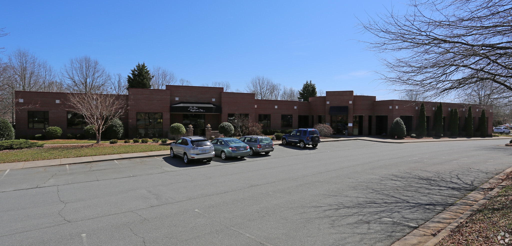 765 Highland Oaks Dr, Winston-Salem, NC for lease Primary Photo- Image 1 of 5