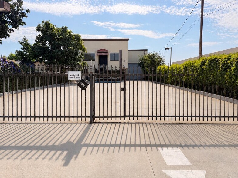 2318 Edwards Ave, South El Monte, CA à vendre - Photo du bâtiment - Image 1 de 27