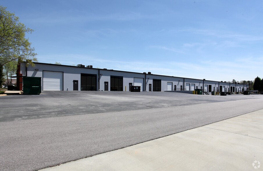 2800 Sumner Blvd, Raleigh, NC for lease - Building Photo - Image 2 of 5