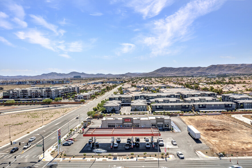 3265 W Cactus Ave, Las Vegas, NV à louer - Photo du bâtiment - Image 3 de 5