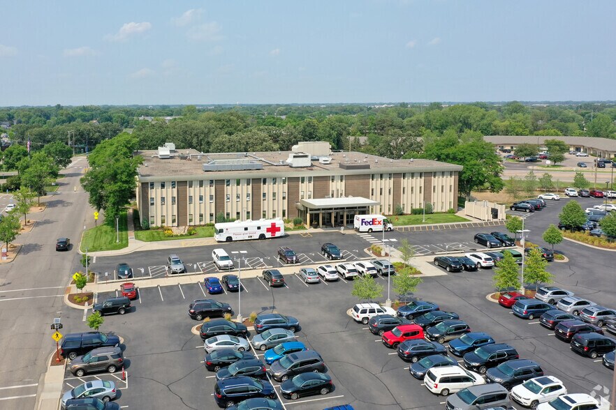 3860-3960 Coon Rapids Blvd NW, Coon Rapids, MN for lease - Aerial - Image 3 of 6